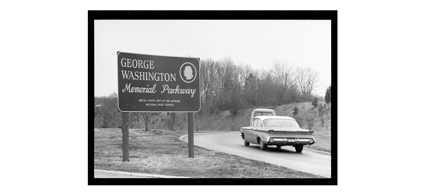 Sign for George Washington Memorial Parkway.