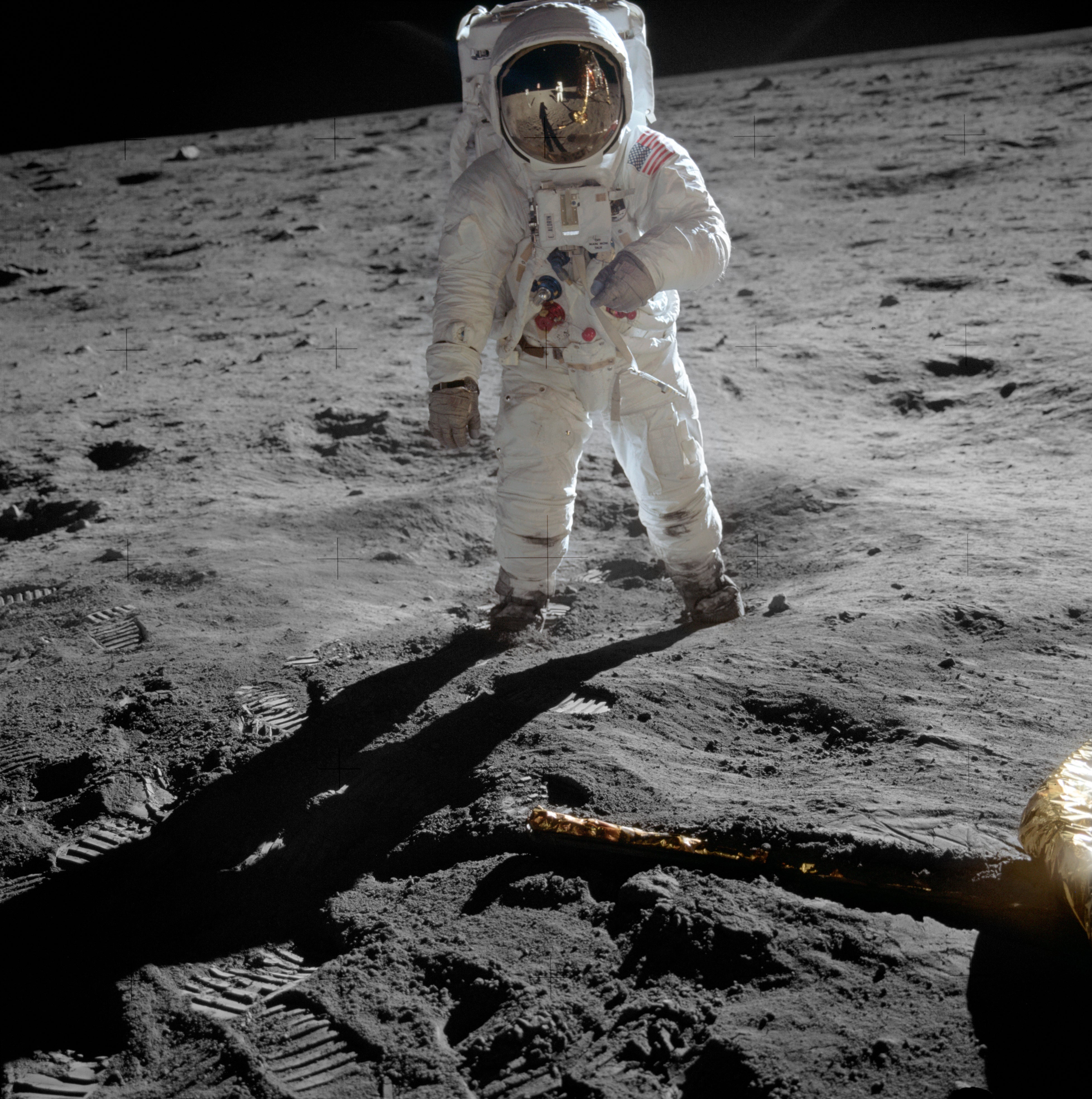 “Aldrin Apollo 11 Original”. 1969. https://en.wikipedia.org/wiki/File:Aldrin_Apollo_11_original.jpg. “Aldrin Apollo 11 Original”. 1969. https://en.wikipedia.org/wiki/File:Aldrin_Apollo_11_original.jpg.