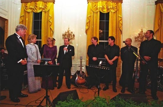 Czech Republic president Vaclav Havel was a big Velvet Underground fan and convinced President Bill Clinton to invite Lou Reed to play at the White House in 1998. (Photo source: William J. Clinton Presidential Library) Lou Reed plays at the White House on September 17, 1998. (Photo source: William J. Clinton Presidential Library)