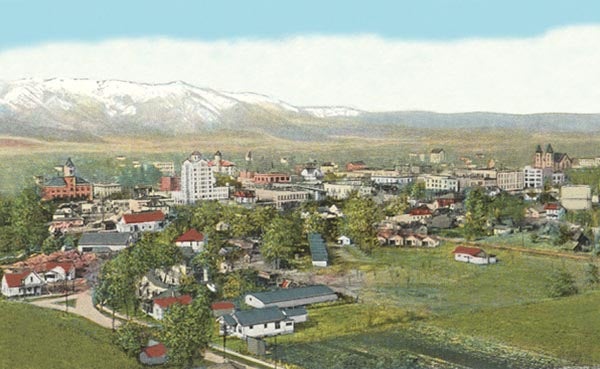 Aerial view of Baker City, Oregon in 1918. (Source: Wikipedia) Aerial view of Baker City, Oregon in 1918. (Source: Wikipedia)