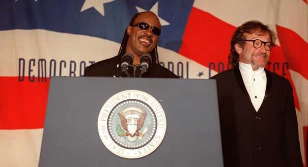 Robin Williams and Steve Wonder performed at a Democratic Party fundraiser in Washington on May 8, 1996. The previous night Williams surprised the audience at the D.C. Improv when he showed up and got on stage. (Source: Getty) Robin Williams and Steve Wonder at Democratic Party fundraiser in Washington, May 8, 1996. (Source: Getty)