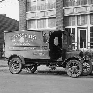 Dorsch's Ford truck, 1923. (Photo Source: Library of Congress)  “Dorsch’s Ford Truck.” 1923. Photo, print, drawing. Library of Congress, Washington, D.C. 20540 USA. Accessed October 30, 2017. https://www.loc.gov/item/npc2007007765/.