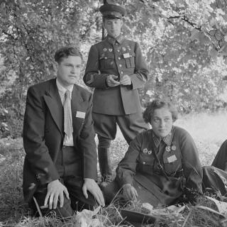 Washington, D.C. International youth assembly. Russian delegates. Liudmila Pavlichenko, Soviet woman sniper is on the right