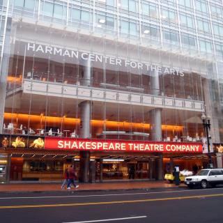 Front facade of Shakespeare Theatre Company in 2010. (Credit: Flickr user daquellamanera. Cropped and used via Creative Commons Attribution 2.0 Generic License.)