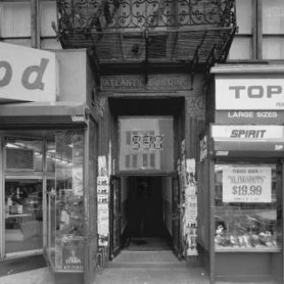 The entrance to the original 930 Club in the Atlantic building at 930 F Street NW. Credit: Library of Congress