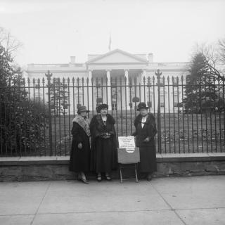 Members of the League of Women Voters of the District of Columbia protest outside the White House in 1924