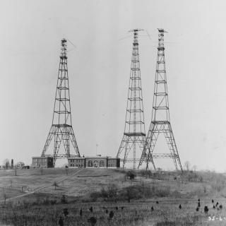 Image of the towers at the Arlington Radio Station, also known as "NAA" or by its local name "The Three Sisters"