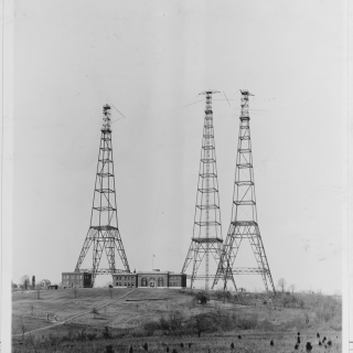 Image of the towers at the Arlington Radio Station, also known as "NAA" or by its local name "The Three Sisters"