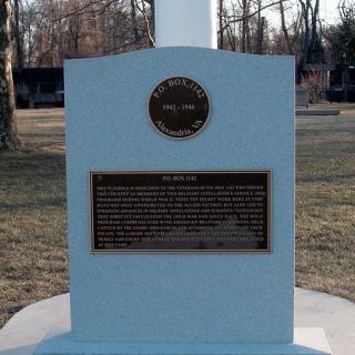 Memorial to P.O. Box 1142 located at Fort Hunt in Alexandria, VA (Photo credit: Wikipedia user Ser Amantio di Nicolao. Cropped and used via the Creative Commons Attribution 3.0 Unported license.) 