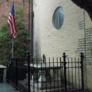 Tomb of the Unknown Soldier of the Revolutionary War. (Photo by James A. DeYoung/Alexandria City website)