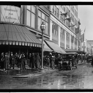 Street scene, Woodward & Lothrop, 11th and F Streets, NW, Washington, D.C. (Source: Library of Congress)