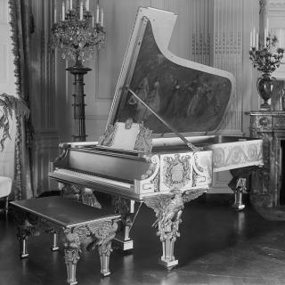 Gold Steinway in the East Room of the White House (Photo Source: Library of Congress)