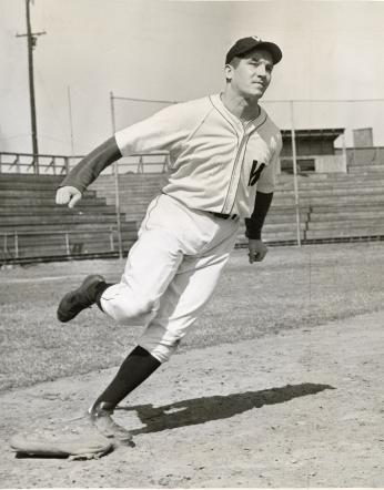 Bert Shepard running while wearing his Washington Senators baseball uniform.