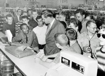 American Nazi Party leader George Rockwell confronts sit in demonstrators in Arlington. (Source: Washington Area Spark)