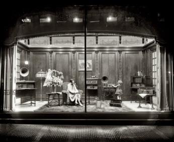 Woodward & Lothrop store window, c. 1928. (Source: Wikipedia)
