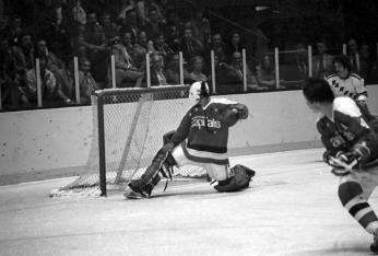 Goalie Ron Low #1 of the Washington Capitals makes the save during an NHL game against the New York Rangers on October 9, 1974 at the Madison Square Garden in New York, New York. (Photo by B Bennett/Getty Images) Goalie Ron Low #1 of the Washington Capitals makes the save during an NHL game against the New York Rangers on October 9, 1974 at the Madison Square Garden in New York, New York. (Photo by B Bennett/Getty Images)