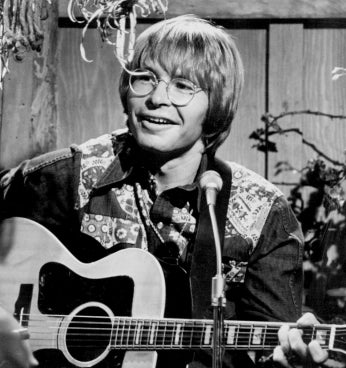 The height of John Denver's fame came after his songwriting collaboration with Fat City. (Source: Wikimedia Commons)