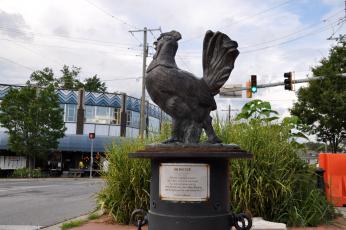 Roscoe the Rooster in Takoma Park. (Credit: Flickr user BeyondDC. Used via Creative Commons Attribution 2.0 Generic license.)