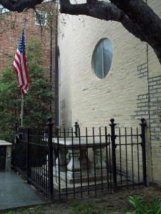 Tomb of the Unknown Soldier of the Revolutionary War. (Photo by James A. DeYoung/Alexandria City website)