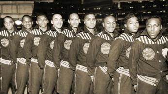 Washington Bears basketball team (Source: BlackFives.org) Washington Bears basketball team (Source: BlackFives.org)