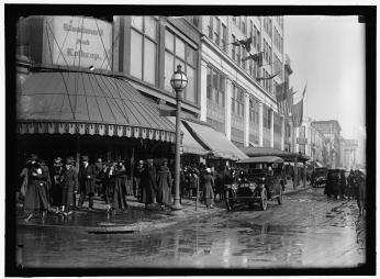 Street scene, Woodward & Lothrop, 11th and F Streets, NW, Washington, D.C. (Source: Library of Congress)