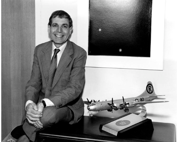 portrait of Martin Harwit