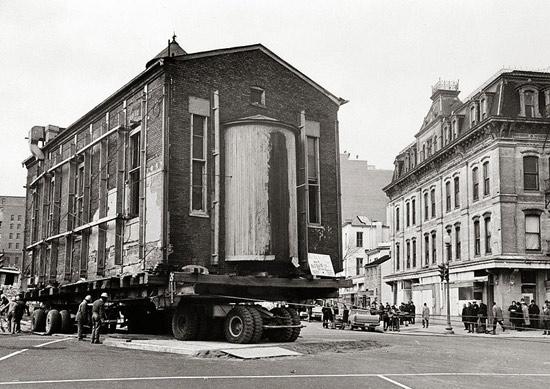 Adas Israel Synagogue building on moving truck, December 18, 1969. (Photo source: Wikipedia) Adas Israel Synagogue building on moving truck, December 18, 1969. (Photo source: Wikipedia)