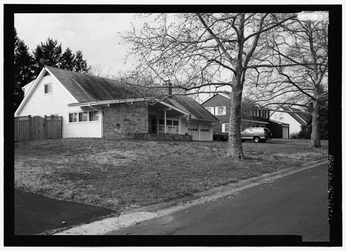 Houses in Bowie Maryland View of houses in Bowie Maryland