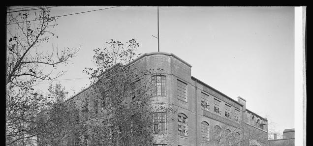 Old printing plant in Eckington, sometime between 1913 and 1925 (Source: LOC))