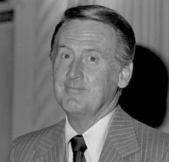 Vin Scully Gets His Start on WTOP