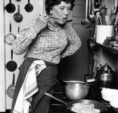 Julia Child in her kitchen in Cambridge, MA,1978. (Credit: By Lynn Gilbert (Own work) [CC BY-SA 4.0 (http://creativecommons.org/licenses/by-sa/4.0)], via Wikimedia Commons)